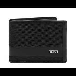 TUMI Mens Black Bifold wallet